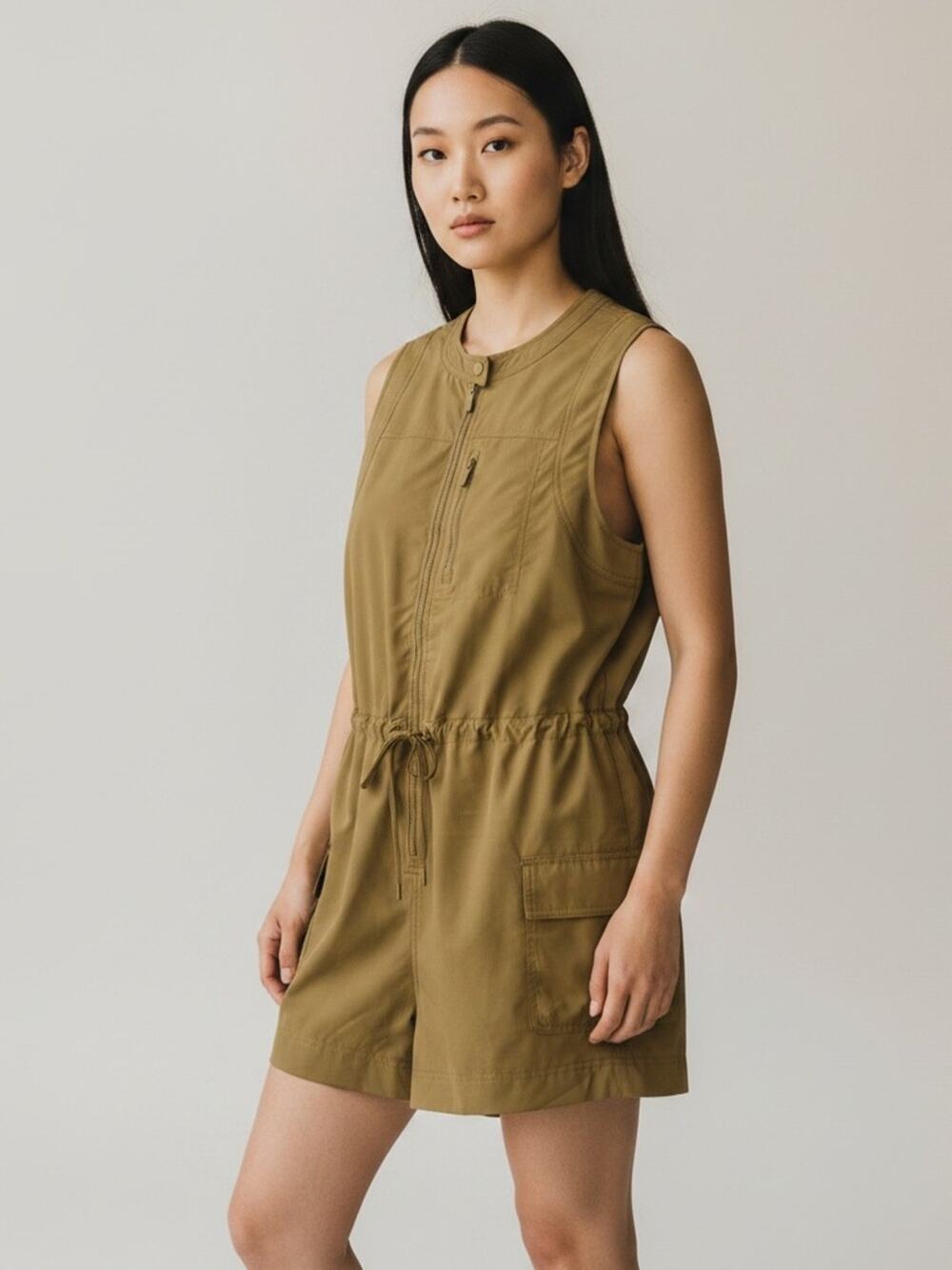 Old Navy Women’s Sz L StretchTech Sleeveless Zip-Front Cargo Romper Relax Fit